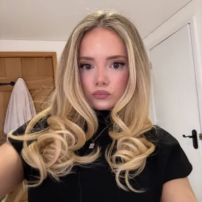 Laura Keane ♡ profile