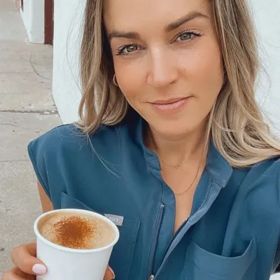 LAURA GLUCK profile