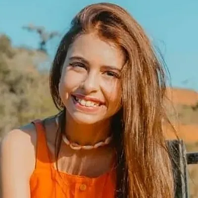 Laura Maia profile