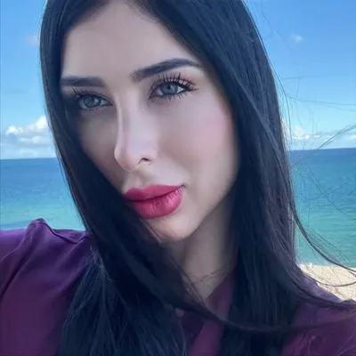 Laura Monroy profile
