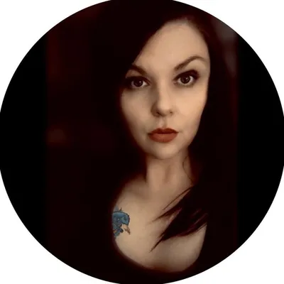 Amanda Laura Jones profile