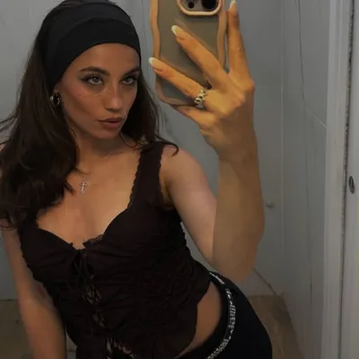 Laura profile