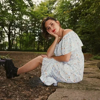 Laura profile