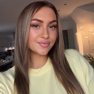 Laureen | daily content profile