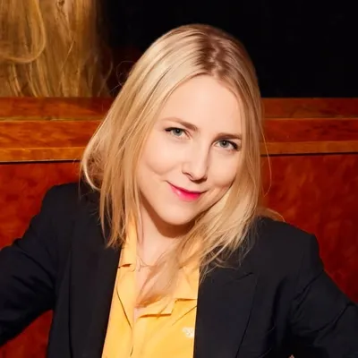 Laure Guilbault profile