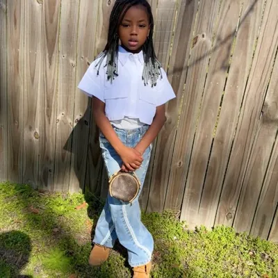 Lauren Simone Nicole Smith profile