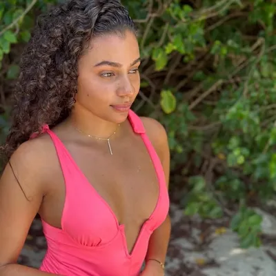 Laurena profile
