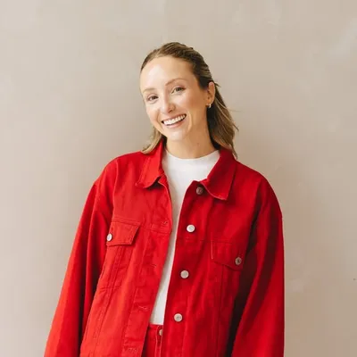 Lauren Tierney profile