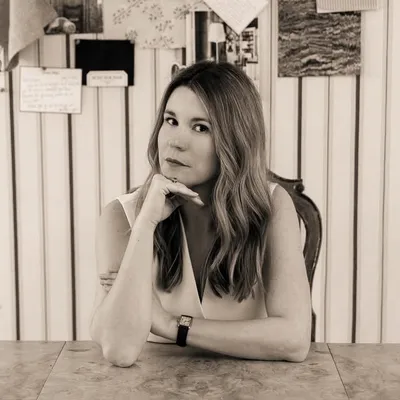 Lauren E. Lowe profile