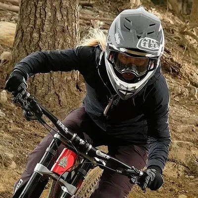 lauren robinson profile