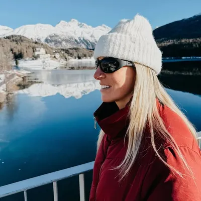 LAURIE BLOUIN profile
