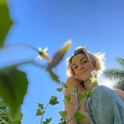L A U R I E 🧿 profile
