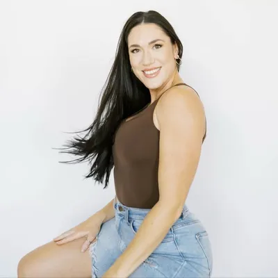 Laurin Conlin, MS ✨ Nutrition Coach + Therapist in Training profile