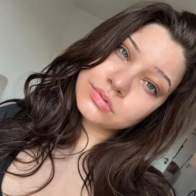 Laura profile