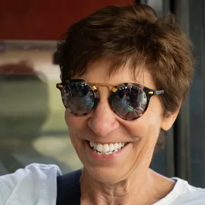 Lauren Cohen profile