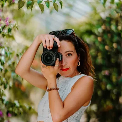 Leah | Creative Portrait & Commercial Photographer UK profile