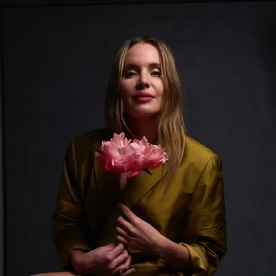 Leah Pipes profile