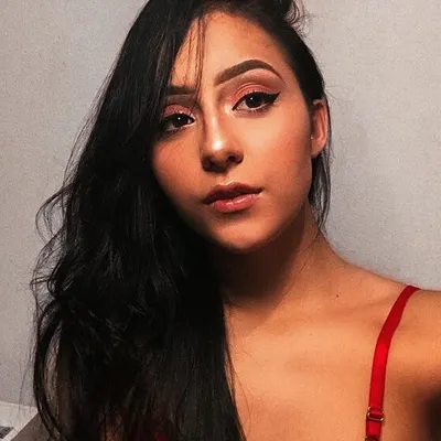 Leandra Porto profile