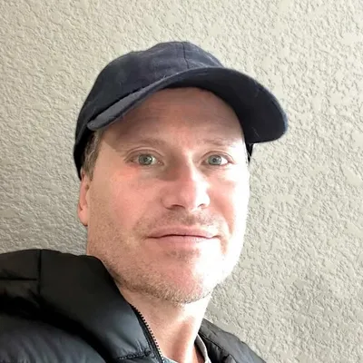 Lee White profile