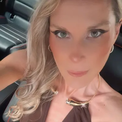 ᒪᗩᑌᖇᗩ profile