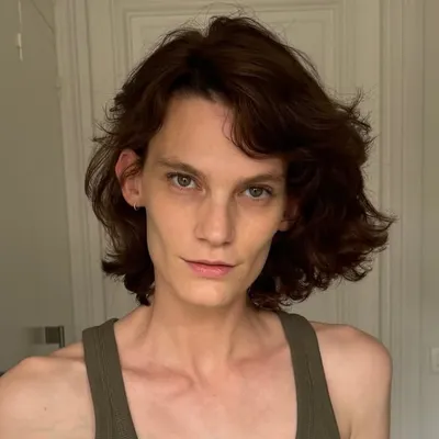 LENA HARDT profile
