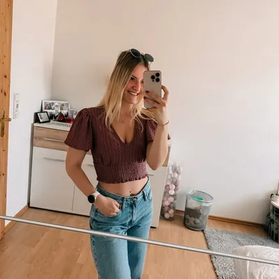 Lena F. profile