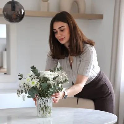 Lena 🤎 profile