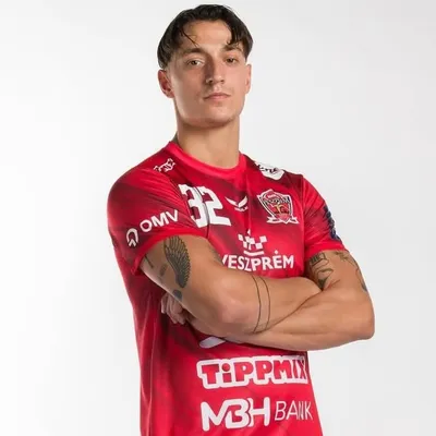 Yanis Lenne profile
