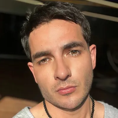 LEÓN ANDRÉ profile