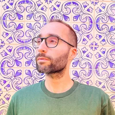 Léonard profile