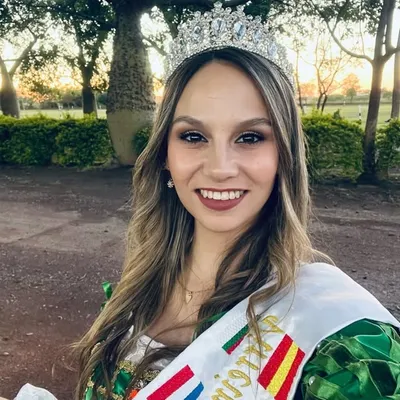Leonela profile
