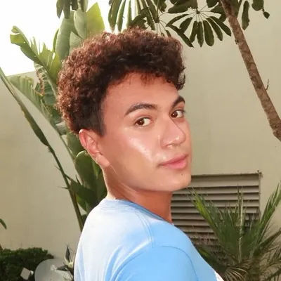 leo carmona profile