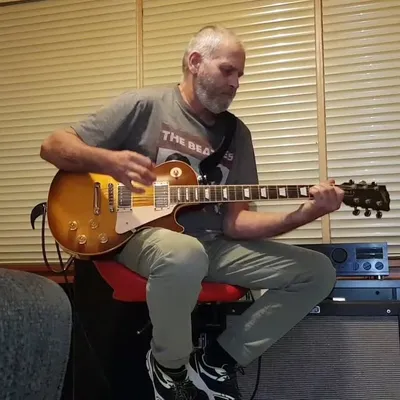 Les Paul Gibson profile