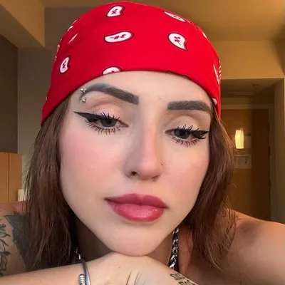 Leticia Ferrazzani profile