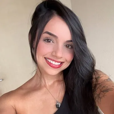 Letícia Rocha profile
