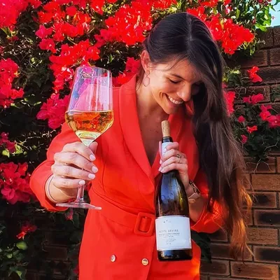 🍷Caroline - Wine reviewer & adventurer🍇 profile