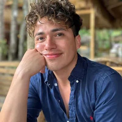 Luis profile
