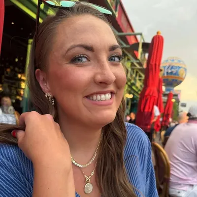 Lexi | Unfiltered Mom | Pregnancy & Beauty profile