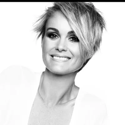 Laeticia Hallyday profile