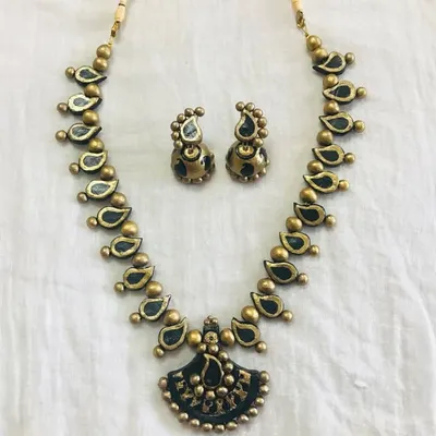 Kowsalya Viswanathan - Lia Terracotta Jewellery profile