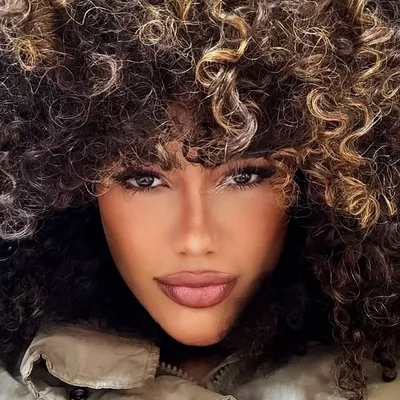 LIA BORGEZ profile