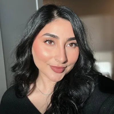 Aania Aslam profile