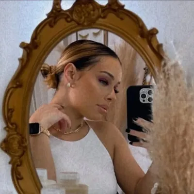 Nina Mendez 🤎 profile