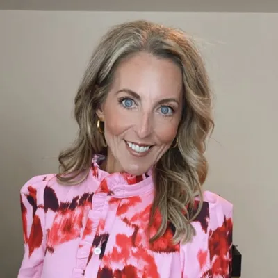 Athena Roberts || Lightandlifestyled profile