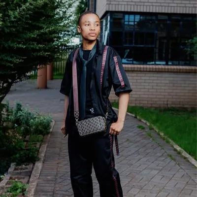 HLOMZA profile
