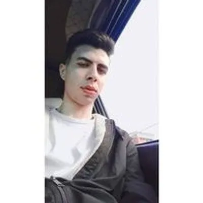 لَيۣۗہلَ profile