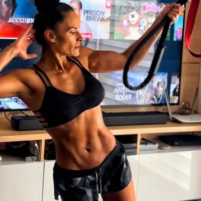 Lili Cardenas profile