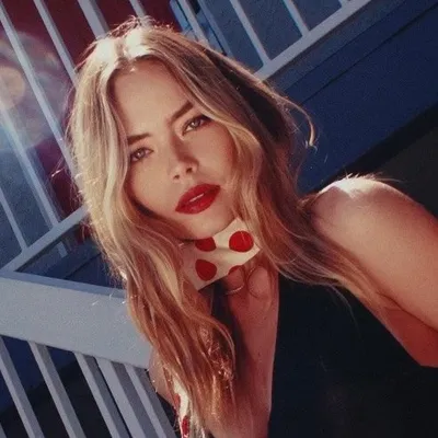 LILLY VAN DER MEER profile