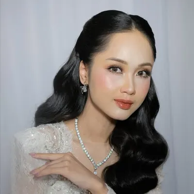 Lily Makeup profile