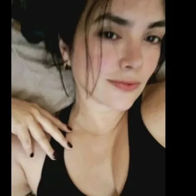 Lily Vangs | Directora Creativa profile